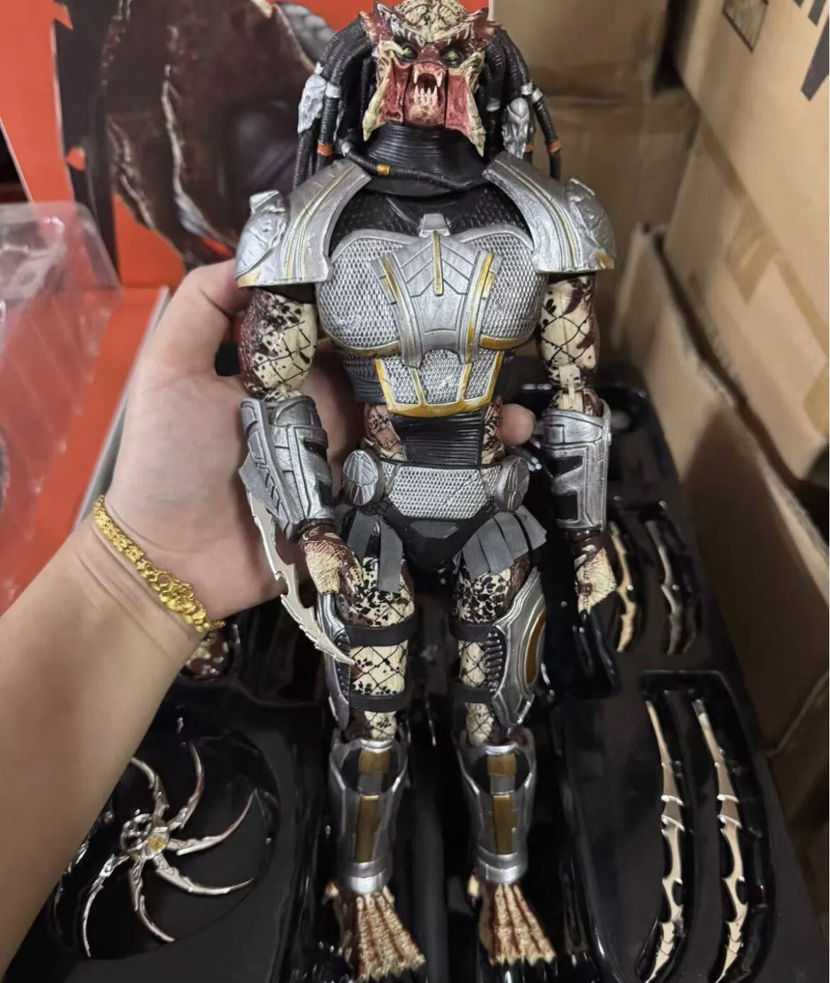 

New In Stock Predator Hc Flower Crab Elder B C Version 1/6 Scarred Predator Action Figure