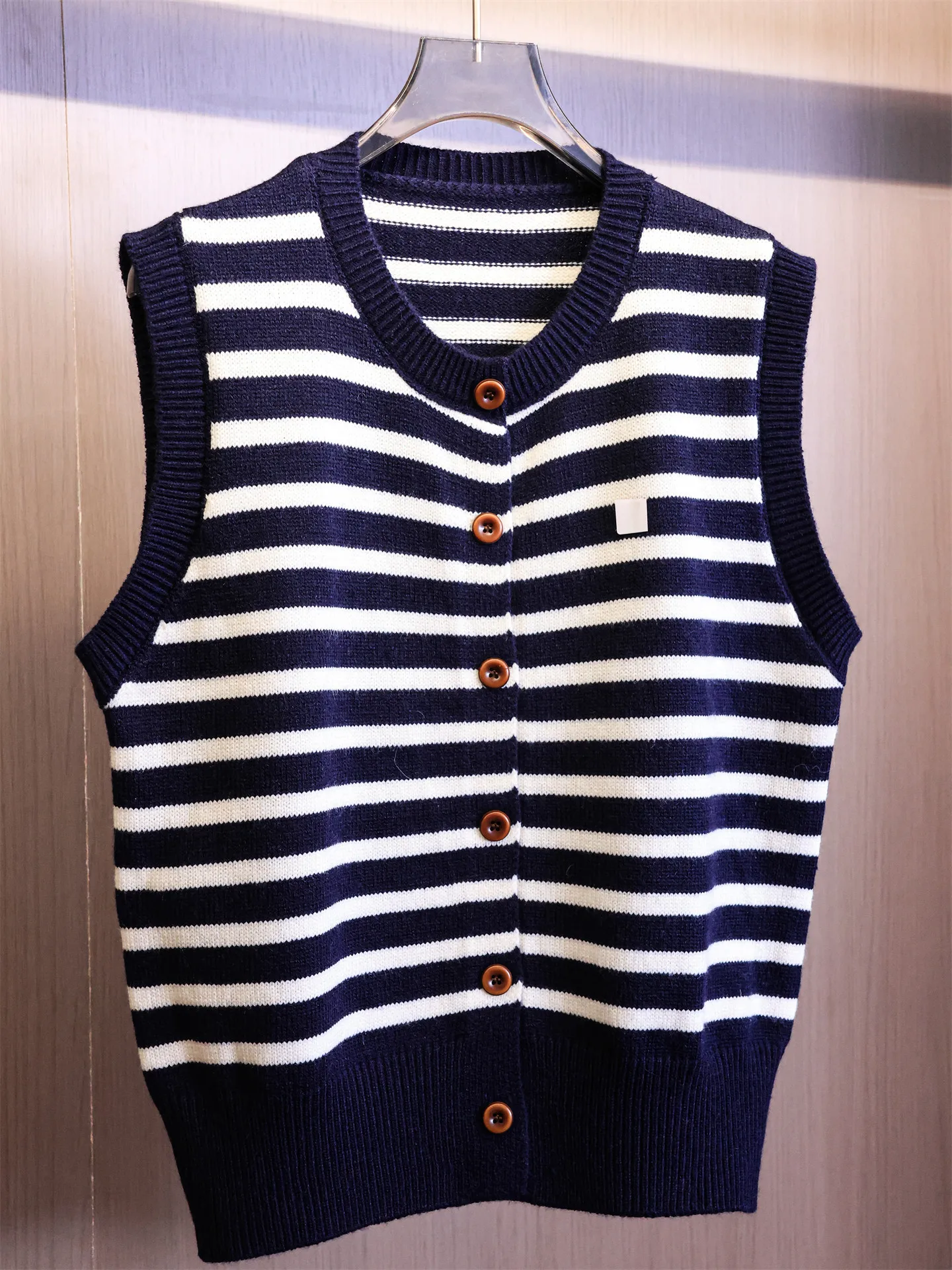 Color Block Striped round Neck Button Front Knitted Sweater Vest Women's Fashion Autumn New Arrival Layering Versatile B763