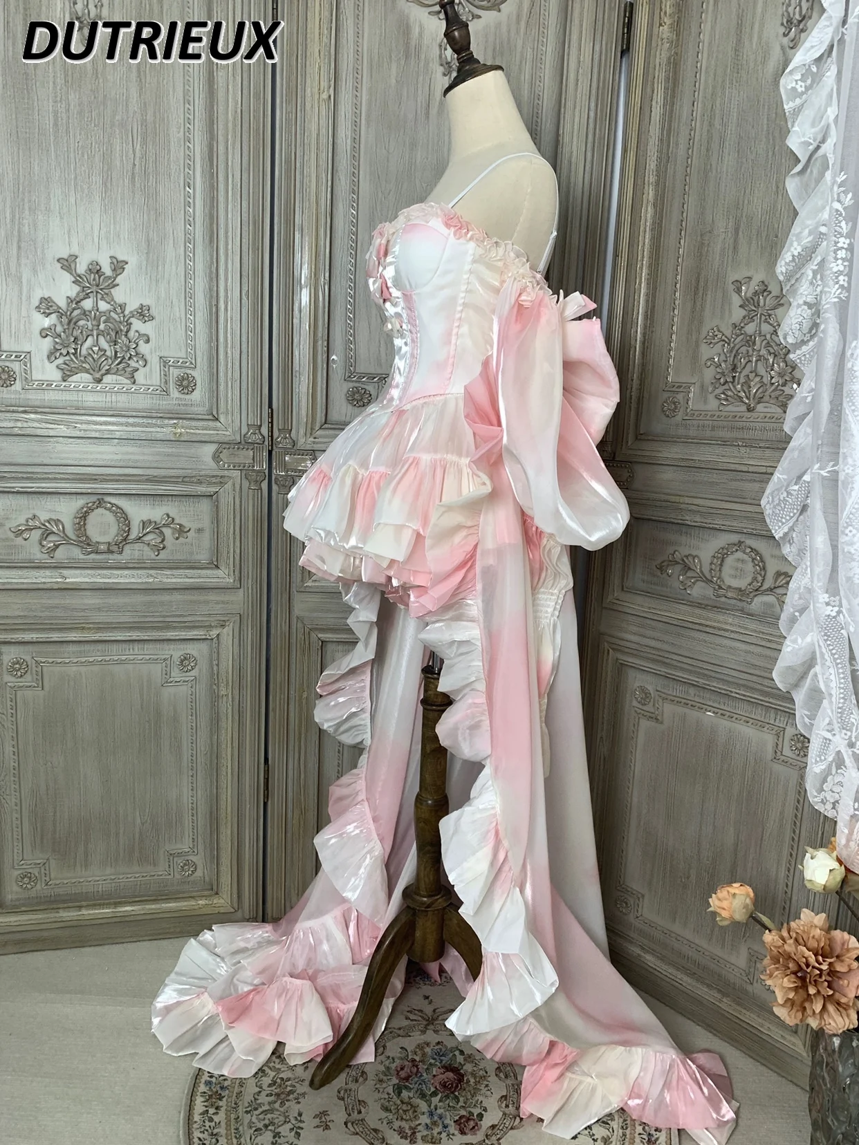 เจ้าหญิงหวานสไตล์สตรีชุดปาร์ตี้วันเกิดอ่างด้านบนโบว์ปิดไหล่Slimmingสั้นSuspender Topsและกระโปรงพัฟชุด