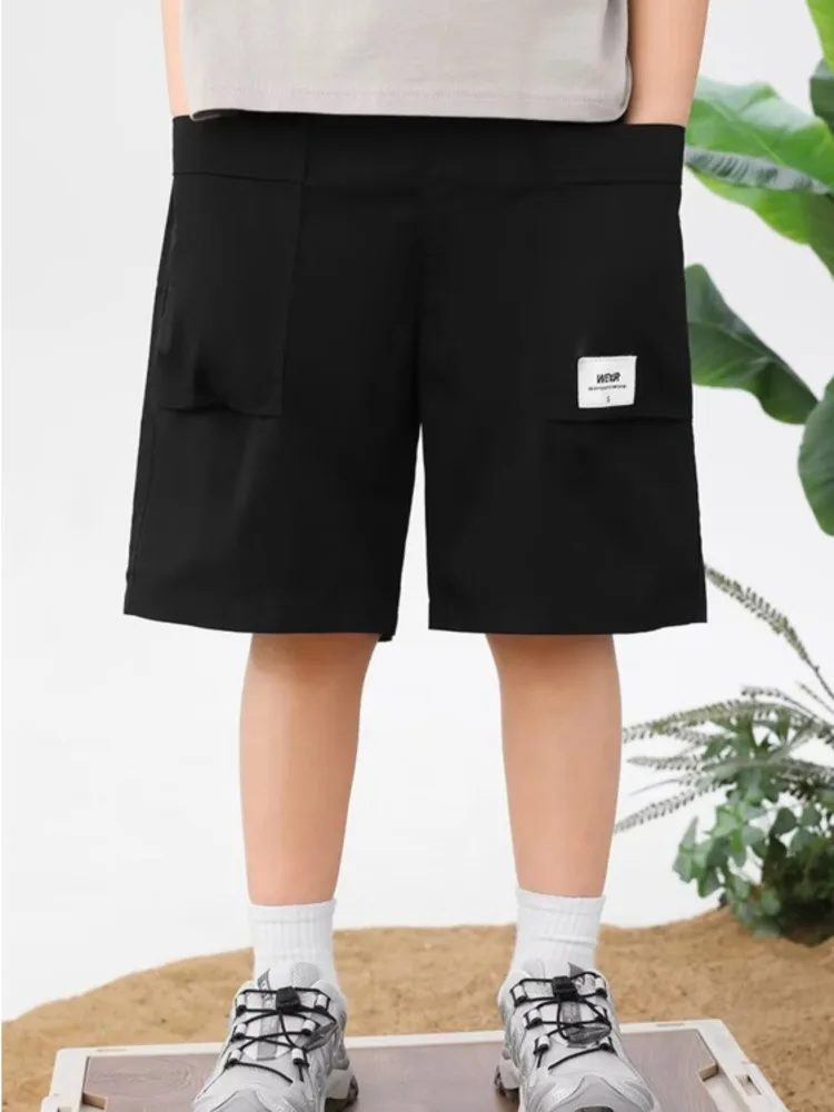 Calções casuais simples e versáteis para meninos, meia calça na moda para o verão, roupa exterior solta, roupa de trabalho reta, 4 ou 5 minutos