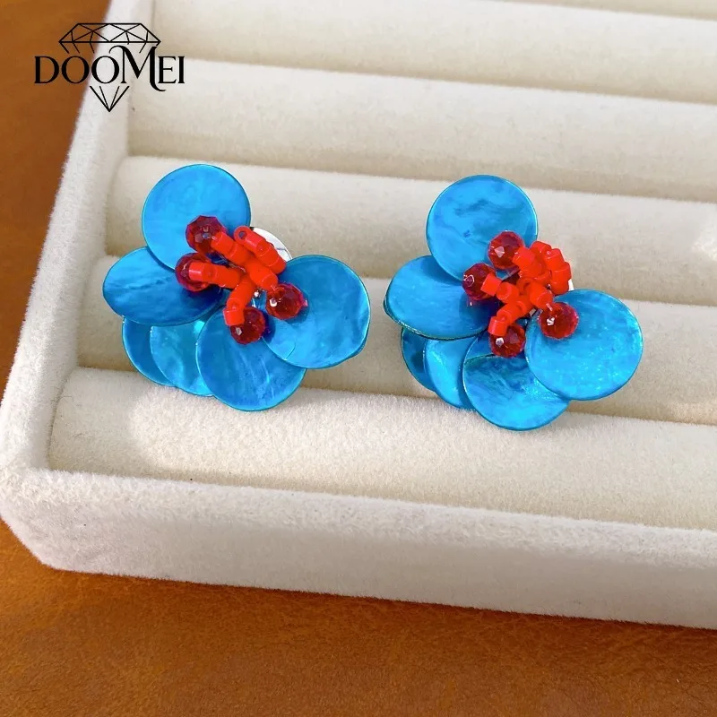 DOO MEI Vintage Flower Stud Earrings Graceful Round Glass Beads Paired with Seashells Ear Stud Women's Fashion Trends Jewelry