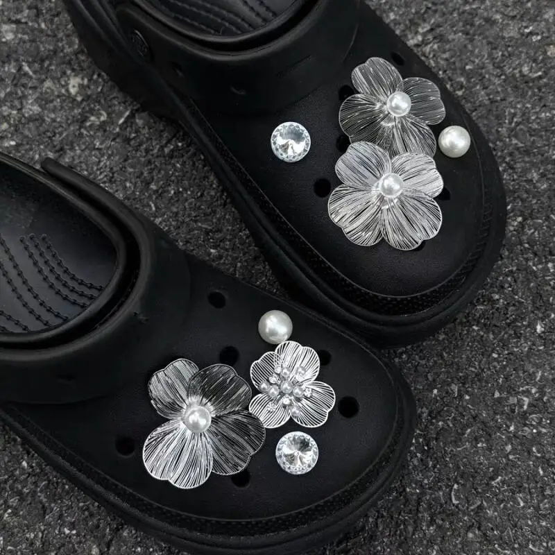 Luxury Metal Flower Clogs Accessories Summer 2026 DIY Pearl Designer Shoes Charms Set French Retro Woman's Shoes Decorations