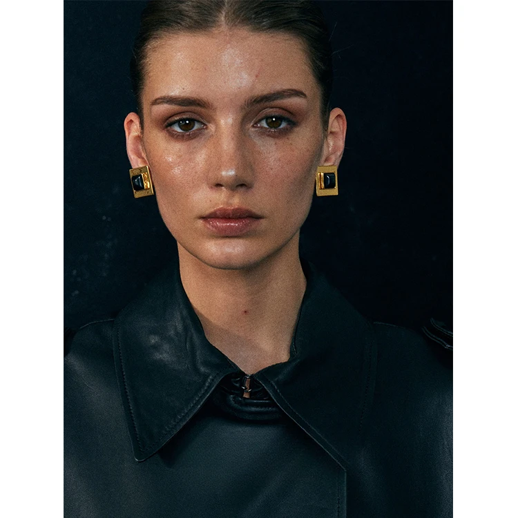 Stylish and simple, niche personality, geometric square earrings, exaggerated ear clips, women without ear piercings