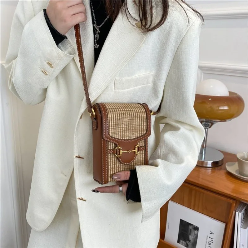 

Ladies Tote Bag Made Of Flower-Patterned Leather Boasting High-End Quality And Commuter Paris Style​