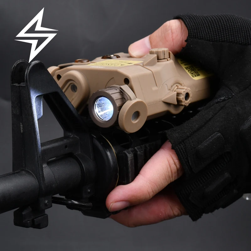 WADSN PEQ RED/GREEN/BLUE Infrared Aiming Nylon Plastic Version 2.5 Plug Switch Tactical LED Strobe Light BK/Tan