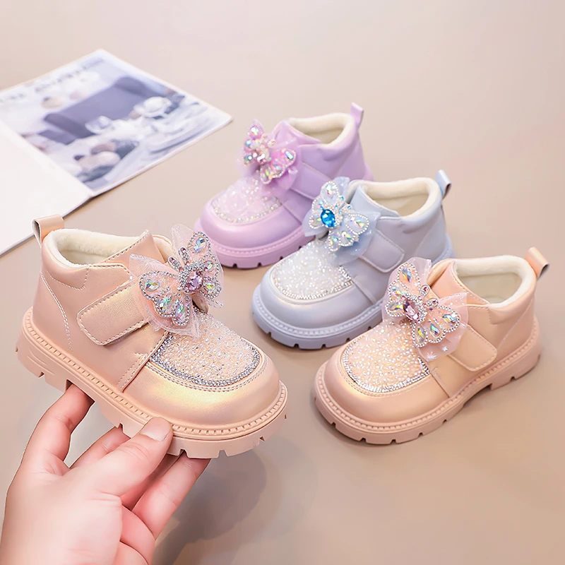 

Girls Princess Ankle Boots Shiny Crystal Sweet Kids Short Boots Suede Warm 2025 Winter Children Dance Boots Round Toes Cute Bows