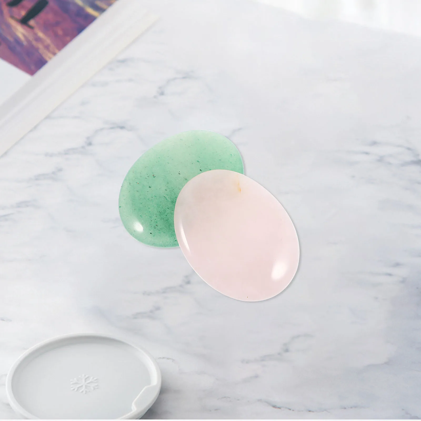 

2Pcs Crystal Stone Decor Realistic Reproduction Wear Resistant Home Office Desktop Adornment Crystals Stones Natural Crystals