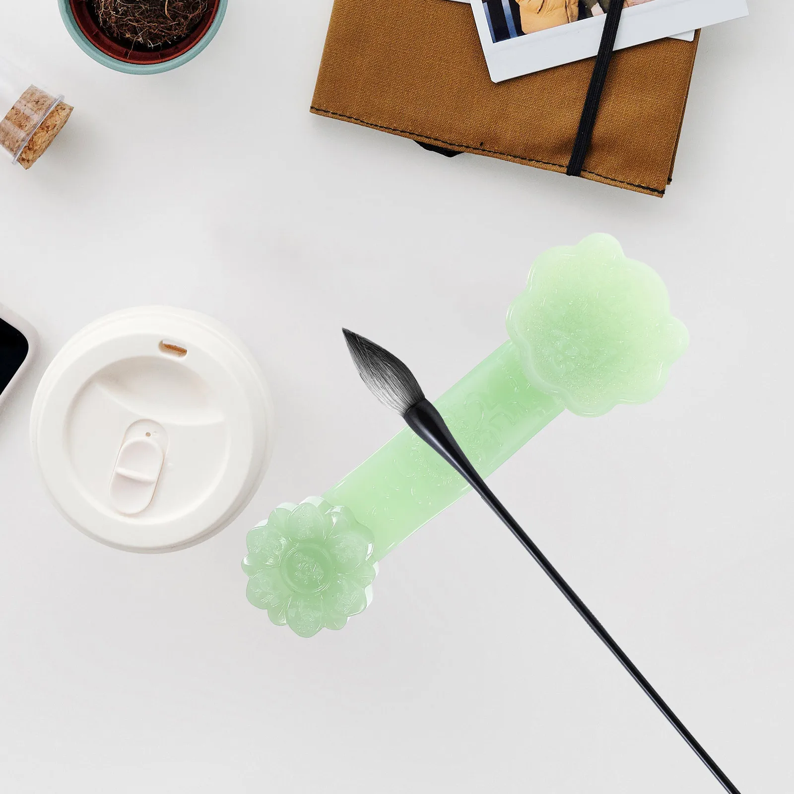 

Durable Crystal Ruyi Calligraphy Brush Pen Holder Retro Chinese Brush Rack Practical Pen Rest for Desk Home Office Decoration