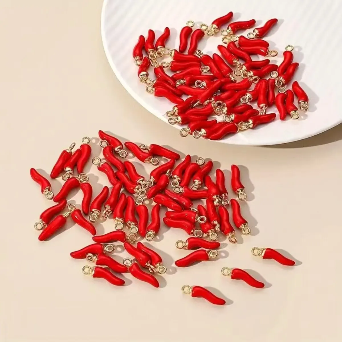 10 Uds. De dijes de esmalte de Chile rojo, colgantes de pimienta dorada de Metal de aleación para hacer joyería DIY, pendientes, pulsera, collar