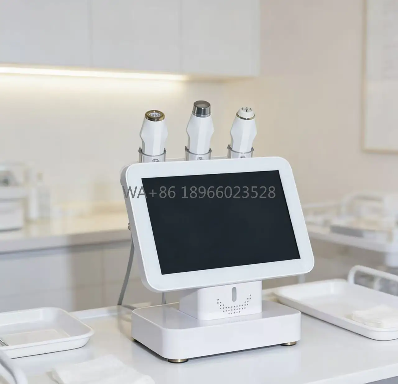 3‑in‑1 Desktop Comprehensive Beauty Device With 3‑Gear Hot‑Cold Spray And Bubble Module