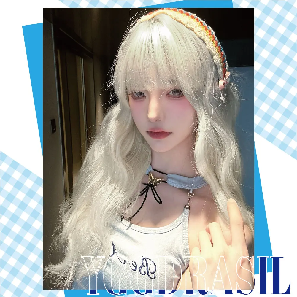 24 Zoll europäische klassische Stil blonde synthetische Perücken mit Pony mittlere gewellte Haarperücke für Frauen täglichen Gebrauch Cosplay hitzebeständig