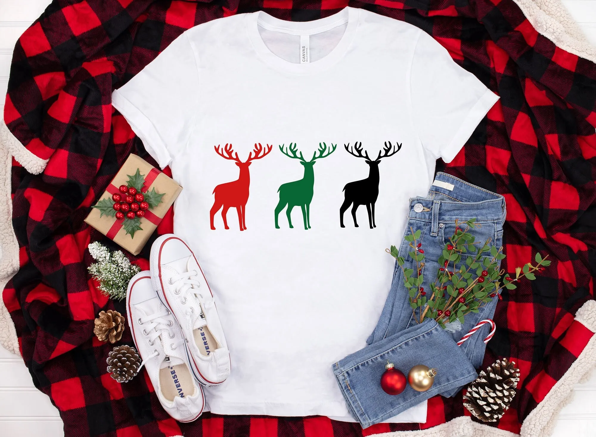 

Милая рождественская футболка с тремя оленями, семейная веселая красочная футболка с 3 оленями