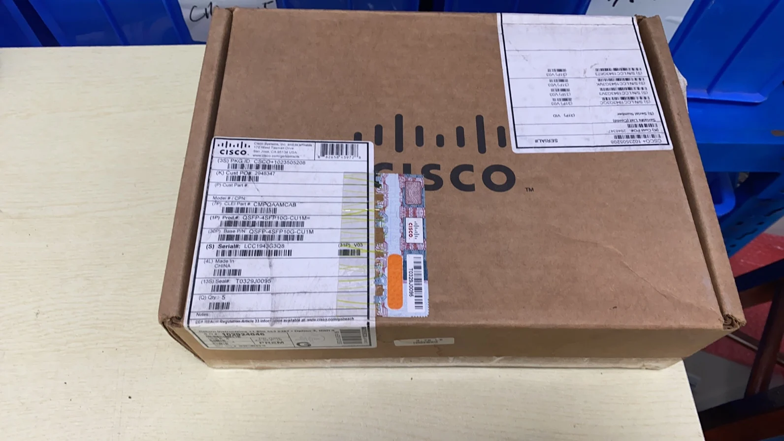 Suitable for Cisco CISCO QSFP-4SFP10G-CU1M 40G one point four original genuine