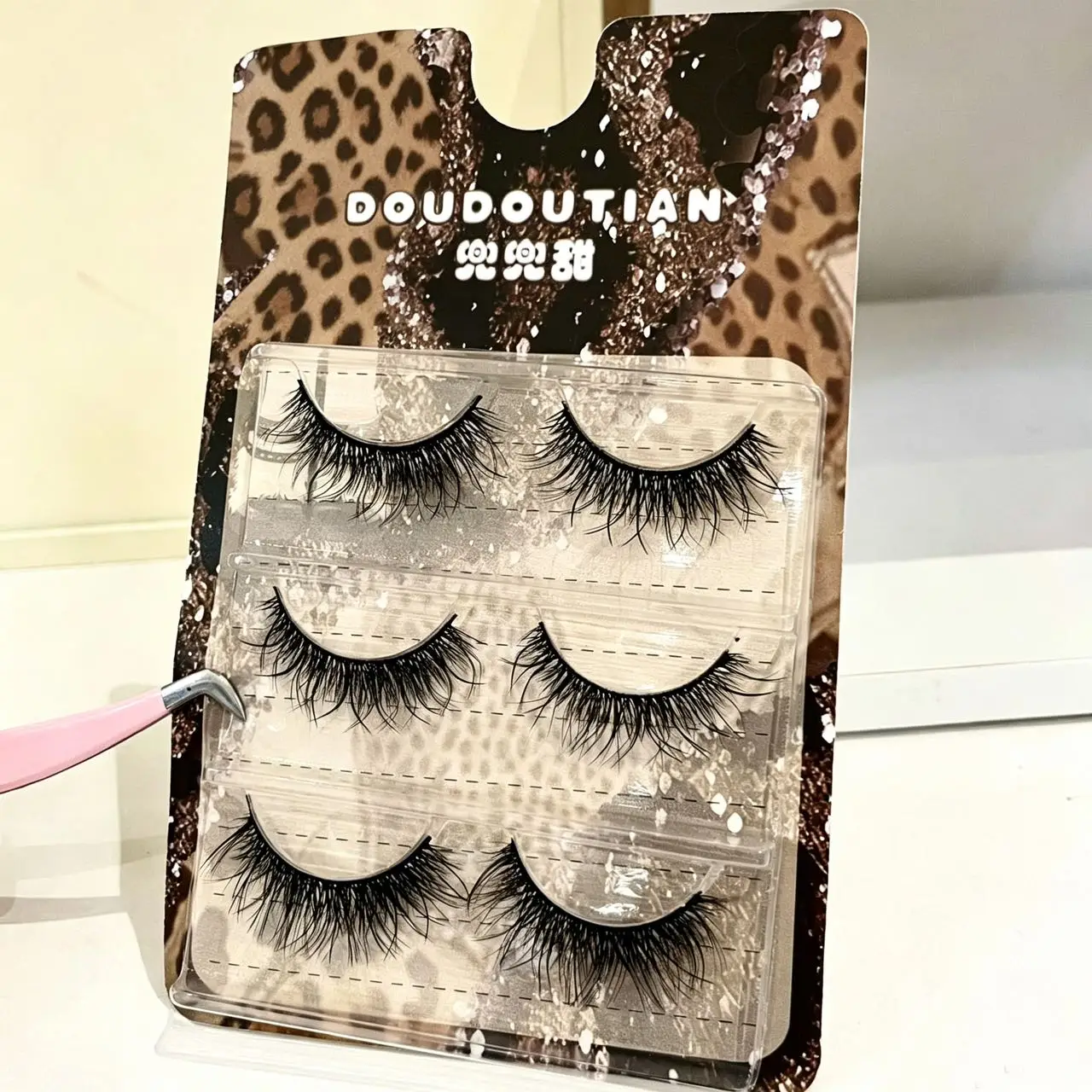 Messy Fluffy Wild Tibetan Style Lash Clusters Spiky Layered Clear Invisible Band Airy Natural Lashes for Cool Girls Daily Look