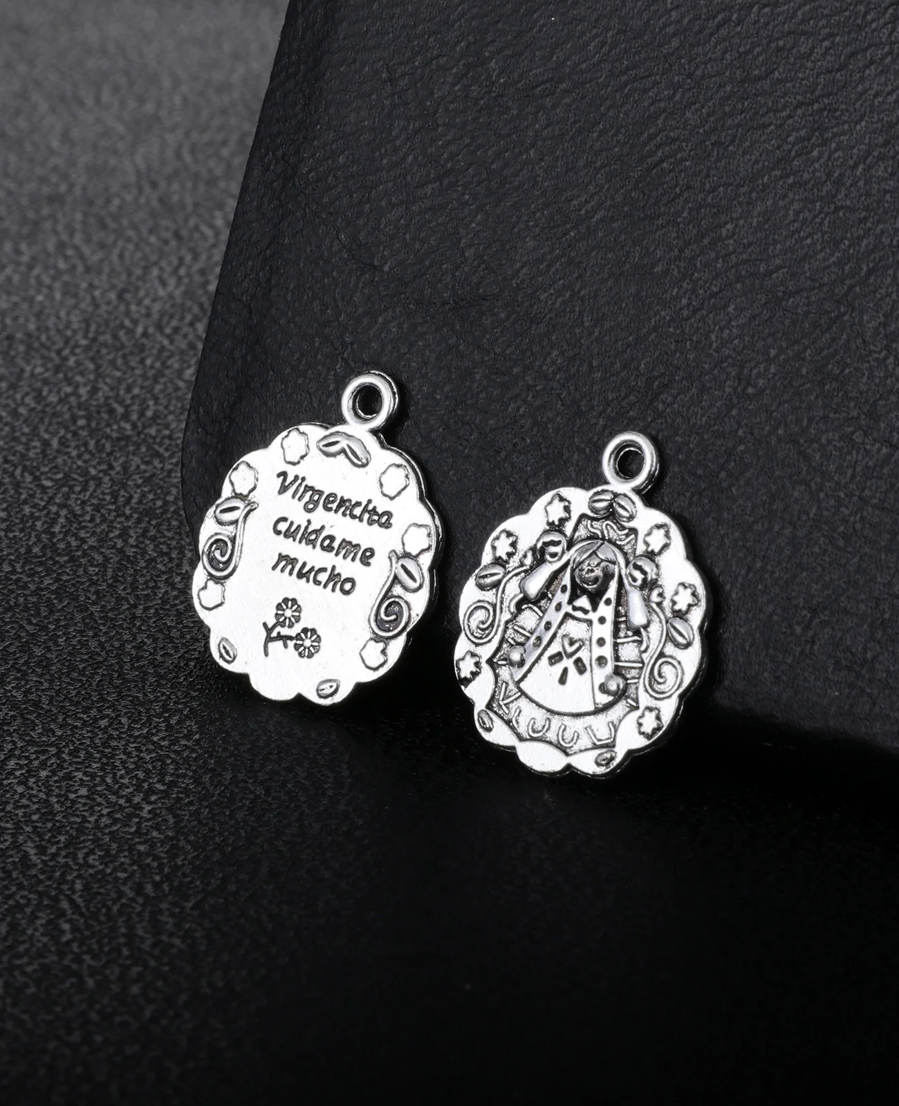 Diyalo 20 Stück religiöse Virgencha Cuidame Mucho Floral Our Lady Anhänger Charms für DIY religiöse Andenken Schmuckherstellung Teile – Detail 2