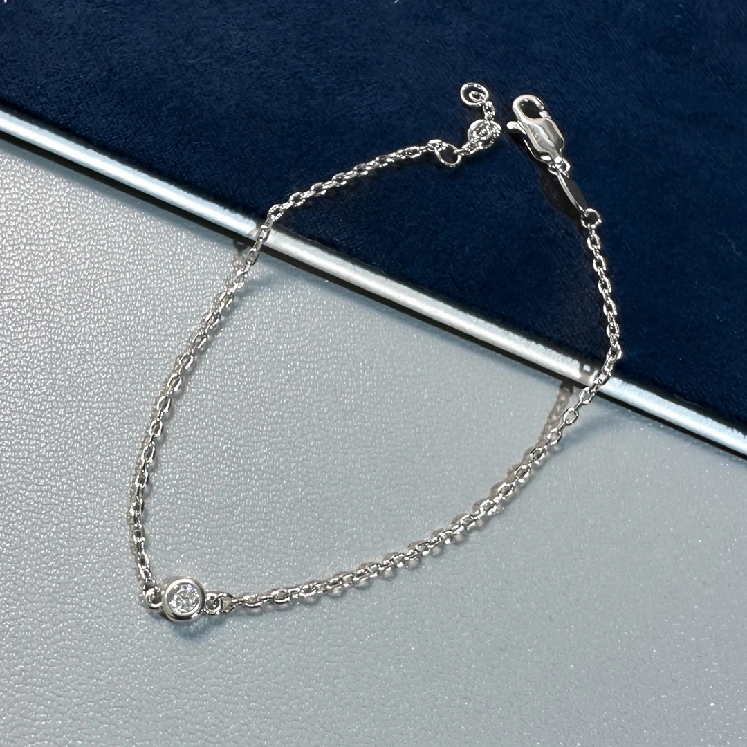 Light Luxury and Minimalist Women's Daily Jewelry. Circular Polka Dot Lucky Hand Rope Bracelet. Red string