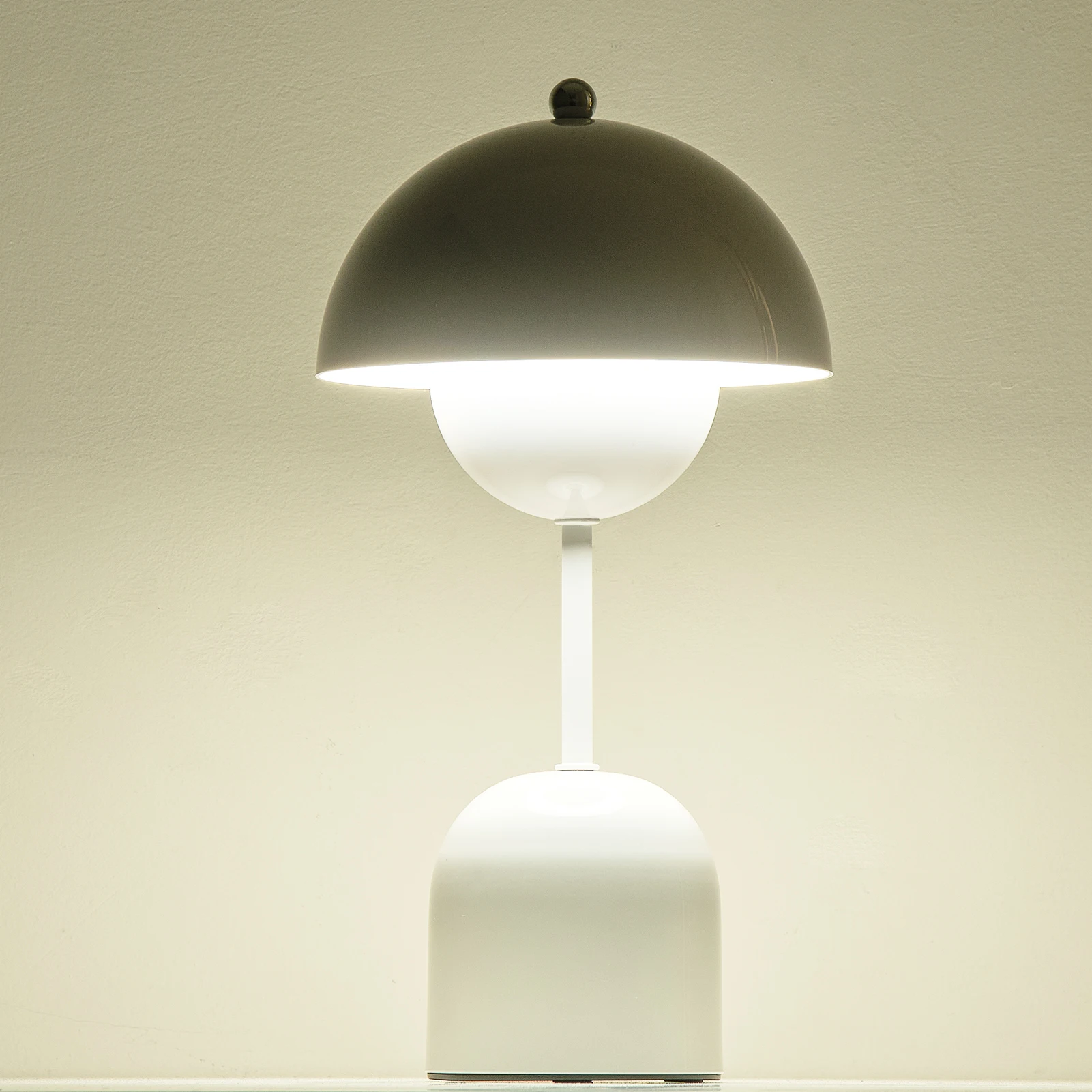 USB充電式キノコテーブルランプ三色調光屋内照明器具LED花のつぼみテーブルランプ屋内装飾ランプ