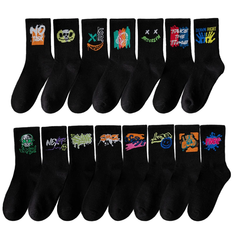 10 pairs of couple\'s mid length socks with quirky spray painted graffiti, personalized socks, comfortable and breathable, suitab