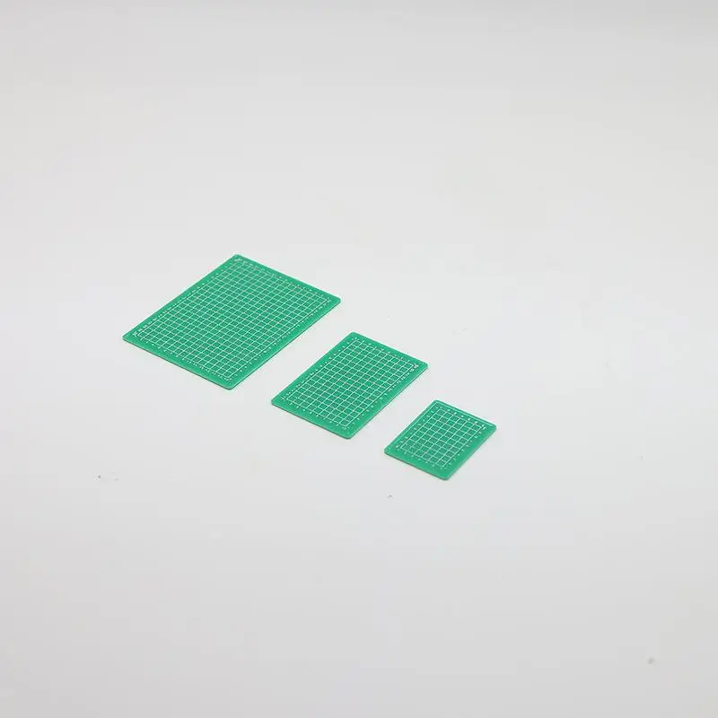 1Pcs Mini Simulation Plate Cutting Plate Model 1/12 Dollhouse Miniature Learn The Scene Accessories Doll Toys