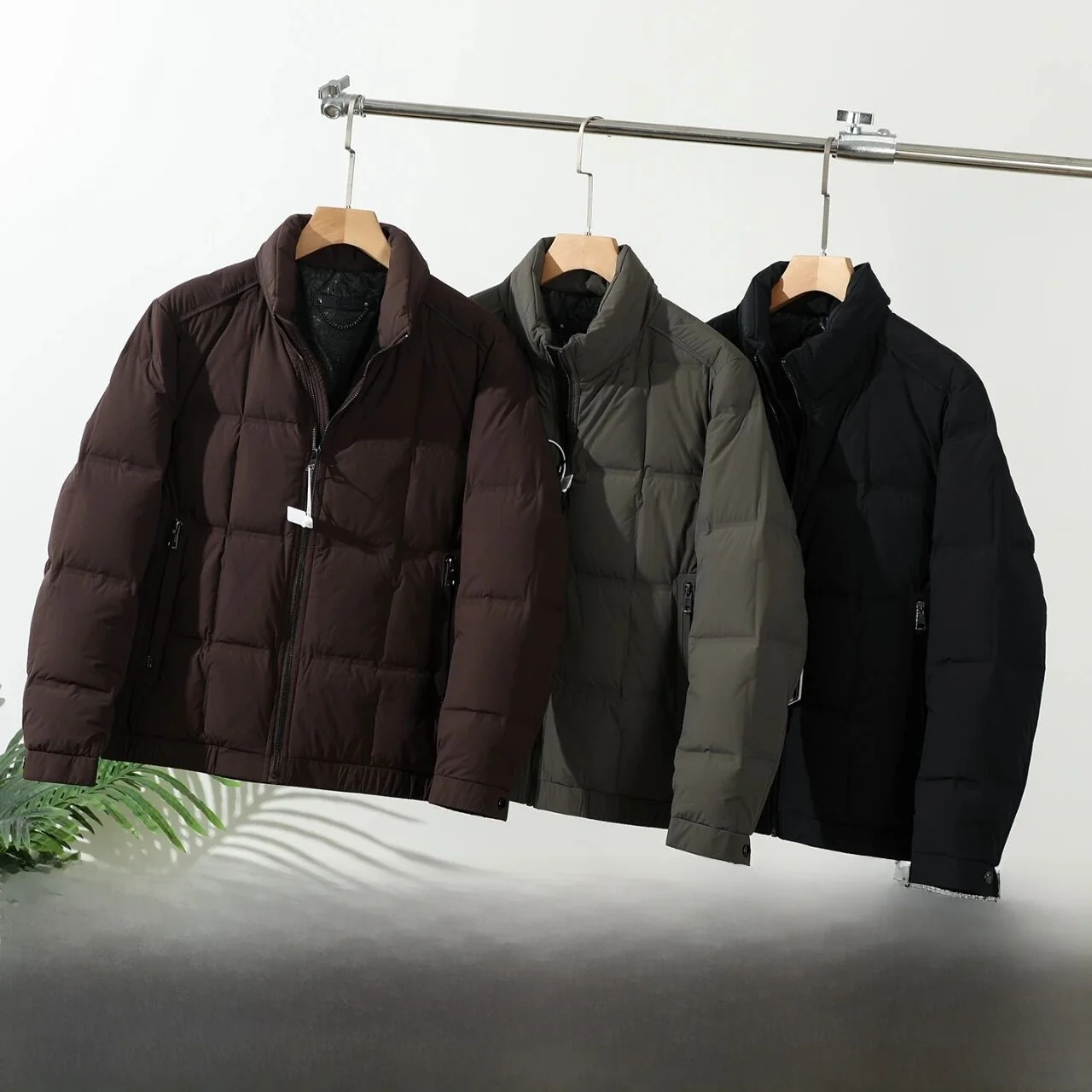 

Men's Thiened down Jaet High Fluffy 90 Du down Filling Warm Sli Winter Coat Regular Fit Long Sve Zipper Closure