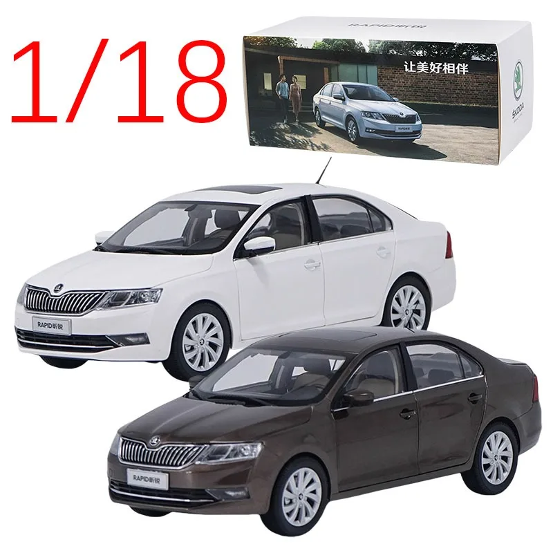 FLAW Diecast 1/18 escala Saic Volkswagen Skoda Xinrui RAPID 2018 coches en miniatura de aleación vehículos de juego juguetes para niños regalo caja Original