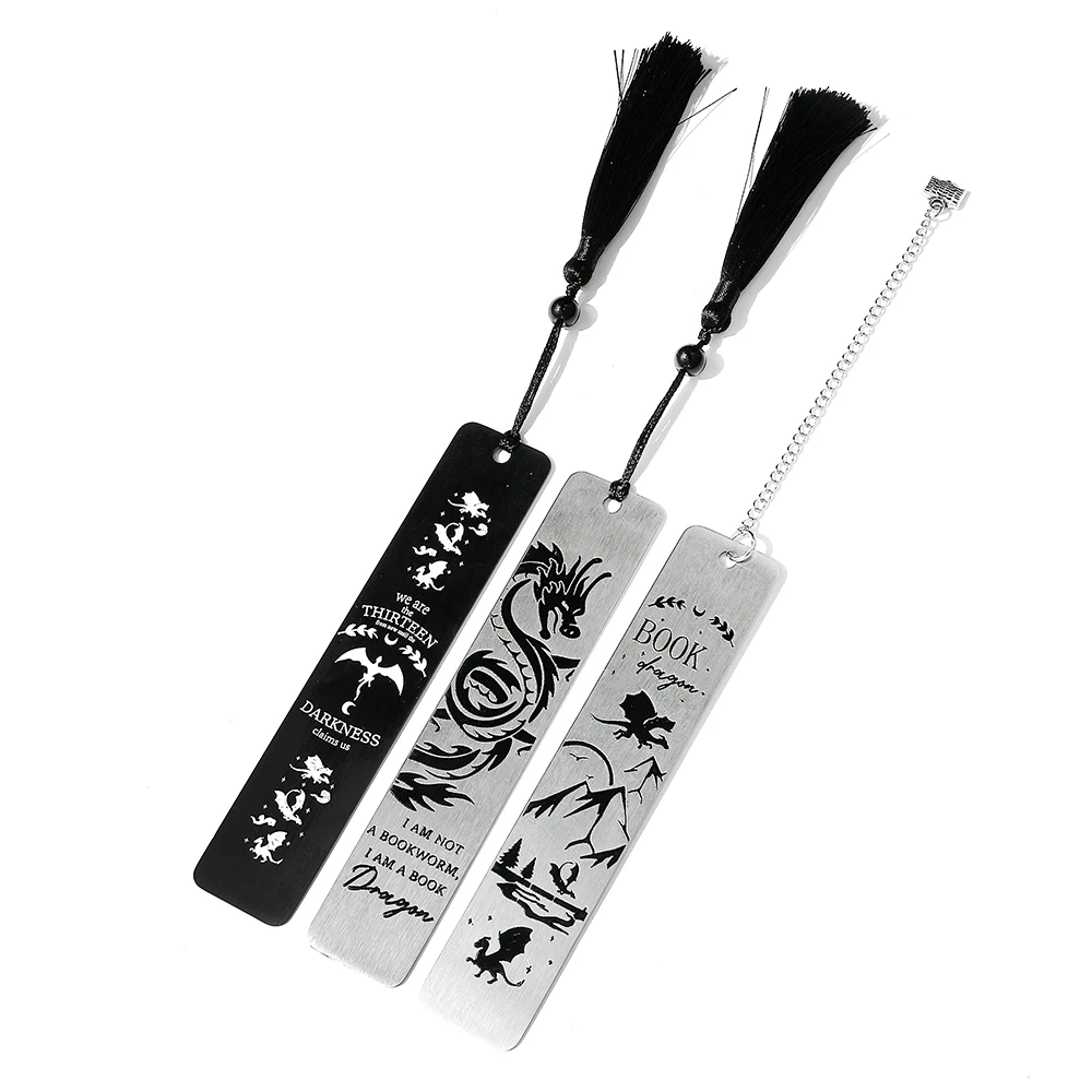 الإشارة المرجعية للخيال الملحمي: فن التنين الشرقي والغربي مع خرز العقيق الأسود، مجموعة اقتباسات "كتاب التنين"، مصممة للكتاب.