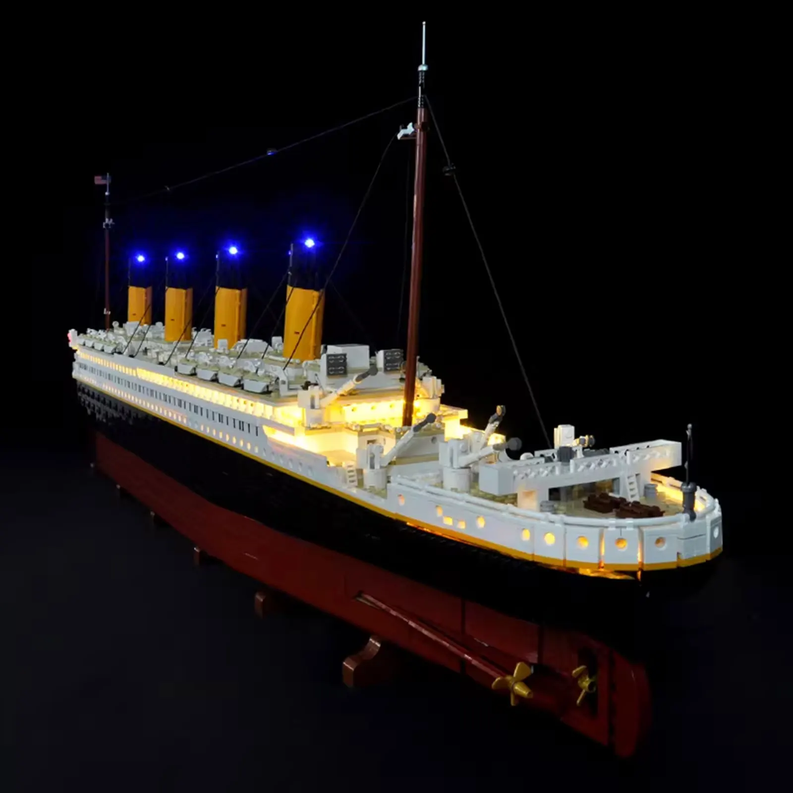 

Комплект светодиодного освещения LYBMTWF, совместимый с конструктором Lego 10294 «Титаник» (модельные блоки в комплект не входят)