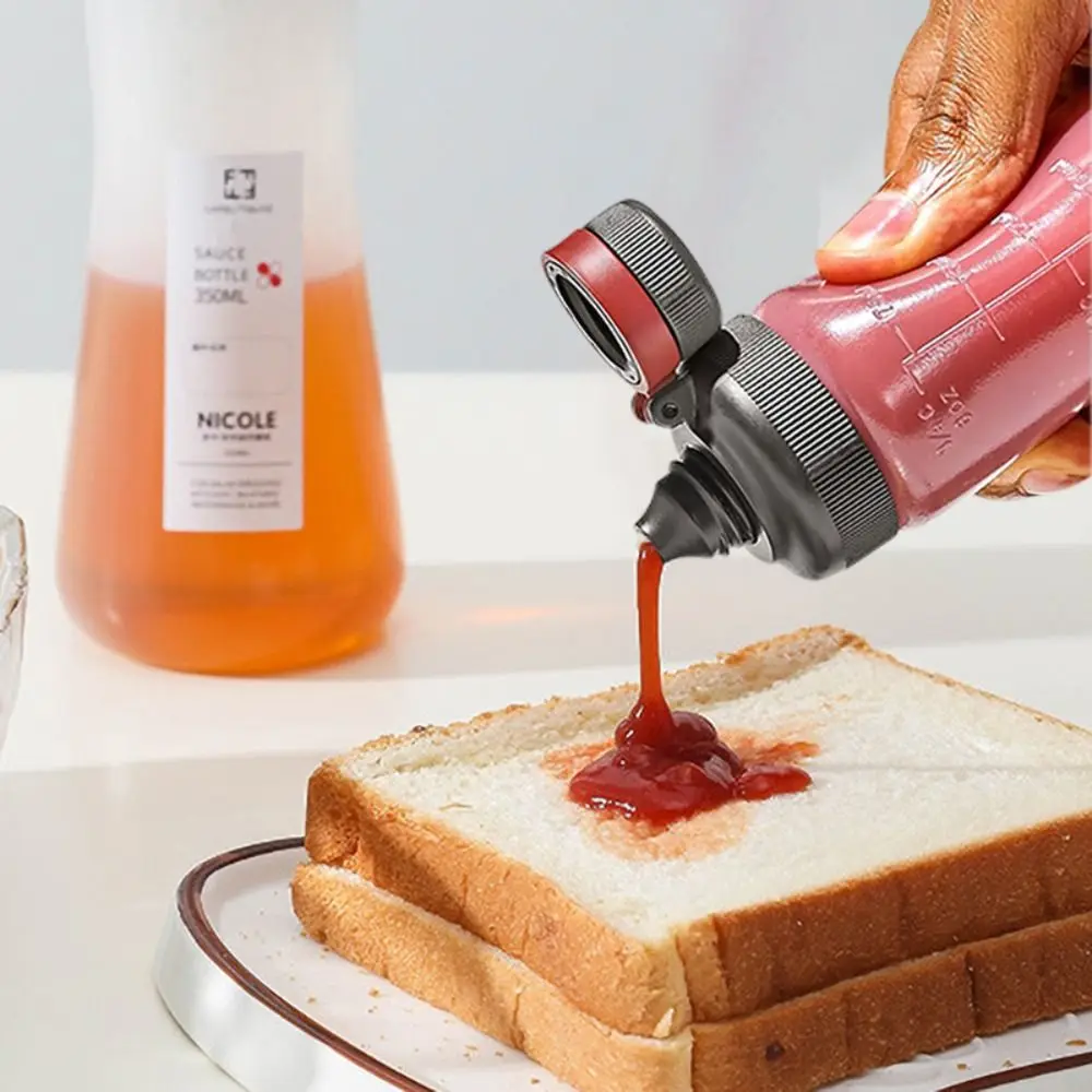 

2 шт./компл., масштабная бутылка для соуса, прозрачный пылезащитный диспенсер для кетчупа, пластиковый контейнер для хранения соуса 2 размеров, уличный контейнер