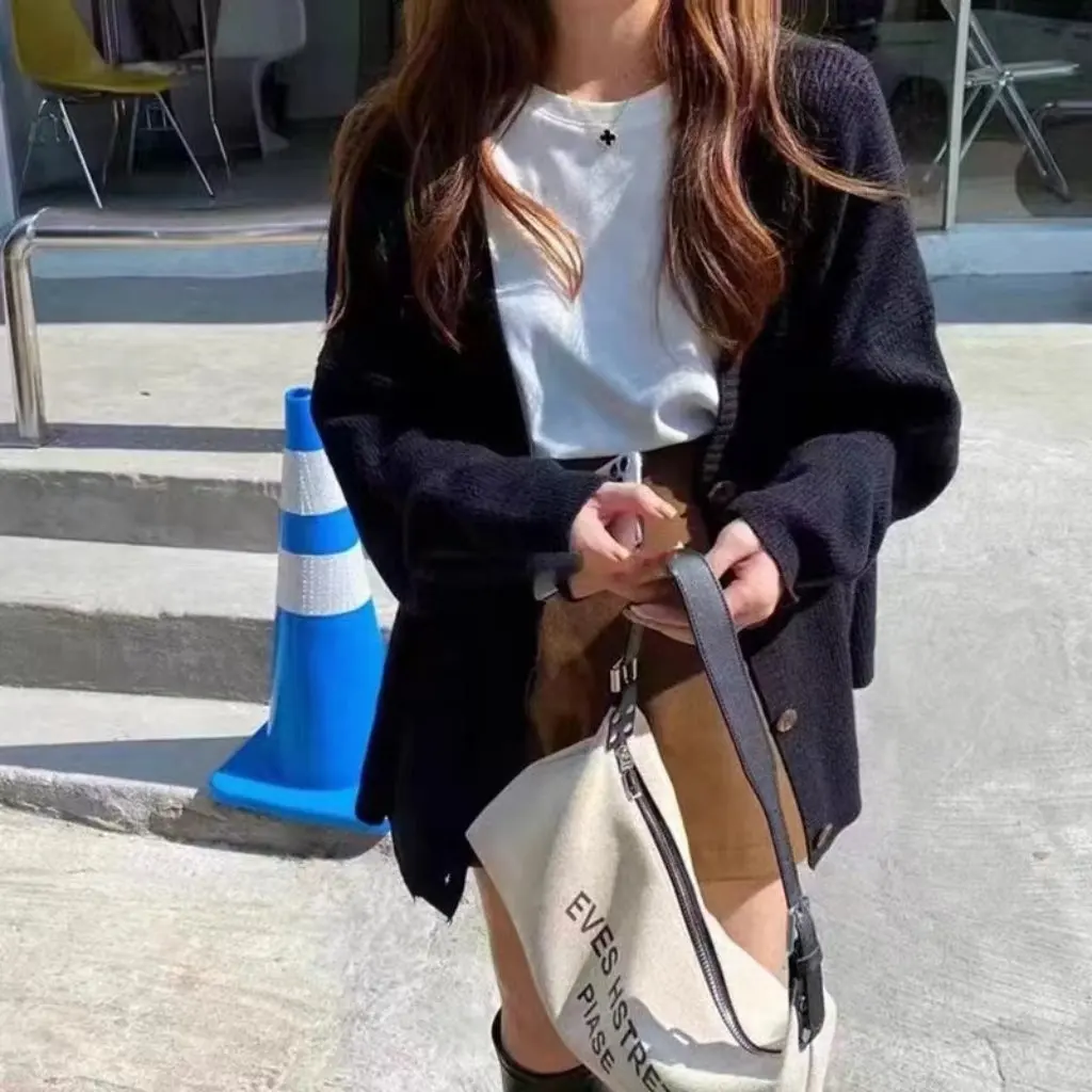 

Women's Loose V-neck Knitted Cardigan Solid Color Casual Long-Sleeved Single-Breasted Knitted Top Jacket