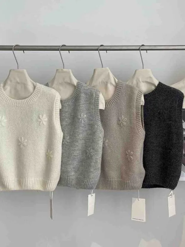 

Extra Large 300 Pou Handmade Embroidered Sweater Vest Men's Autumn Winter Loose Svel Knitted Top Simple Sle Polyes...