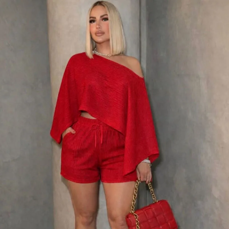 

Комплект для пляжного отдыха Doyerl: женский комплект из 2 предметов – асимметричный укороченный топ с открытыми плечами и шорты в тон