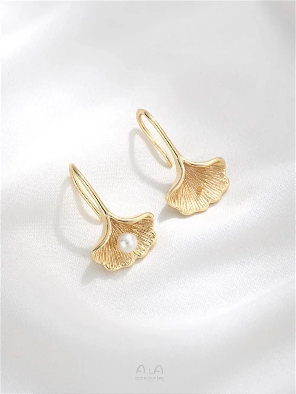 14K Gold-plated Half-hole Beaded Ginkgo Leaf Ear Hook Handmade Diy Sticky Jade Pearl Empty Earring Accessories E363