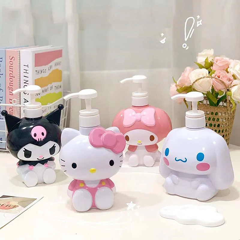 

600ML Sanrio Hello Kitty Squeeze Bottle Shower Gel Hand Sanitizer Dish Soap Liquid Cute Cartoon Girl Heart High Capacity Bottled