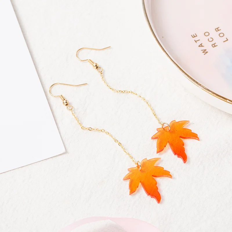 Fresh Simple Temperamental Maple Leaf Earrings For Women Creative Exquisite Emulational Ginkgo Stud Earring Party Jewelry Gifts