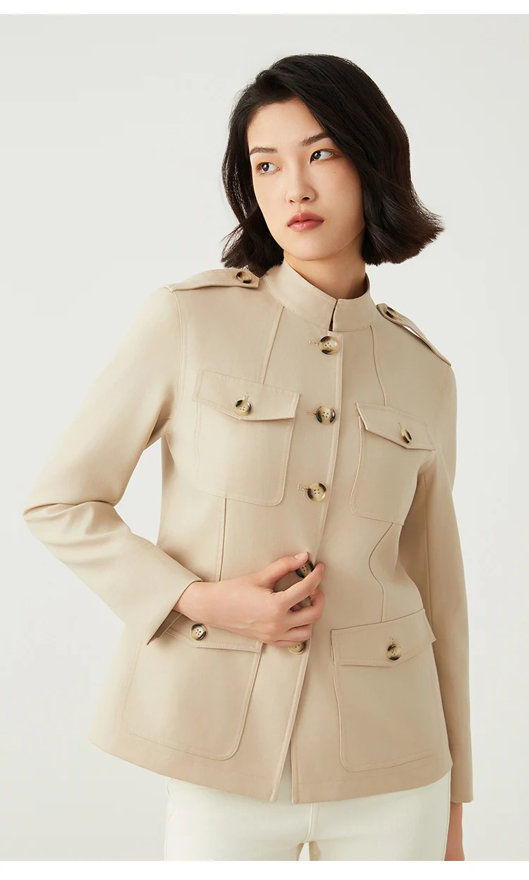 K2540W Luxuriöse Damen-Militärjacke aus Strukturiertem Wollmischgewebe mit Stehkragen, Tailliertem Schnitt und Eleganter Oberbekleidung – Detail 10