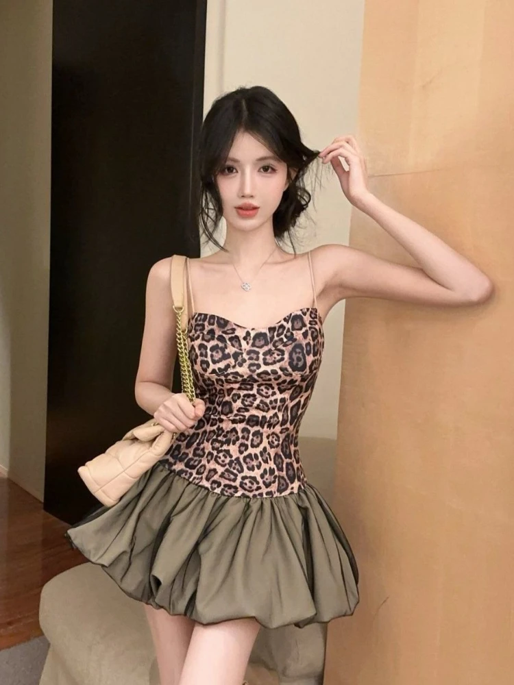 อเมริกันวินเทจชุดเสือดาวพิมพ์ใส่ Blossom พัฟกระโปรงเอวสูง Bodycon สปาเก็ตตี้เซ็กซี่ Chic สาวมินิชุด