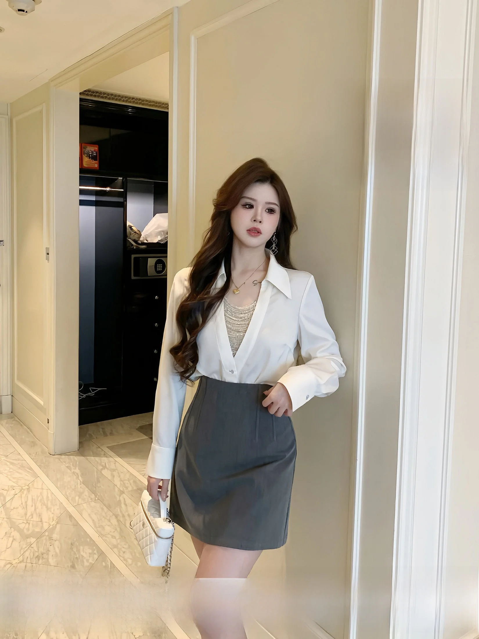 

Li Xiaoxiao Starlight Song White V-Neck Long Sleeve Silk Satin Women's Shirt Summer Loose Casual Style Button up Pure Color