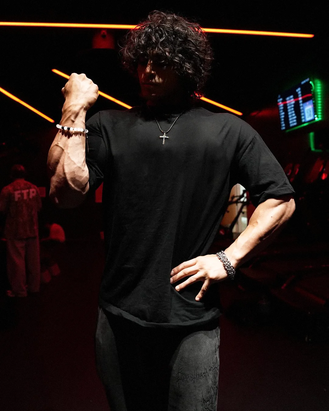 

Breathe BD Oversized TEE for Gym & Fitness - Body-Shaping Contour Fit Ultra-Comfortable Workout Top for Men & Women