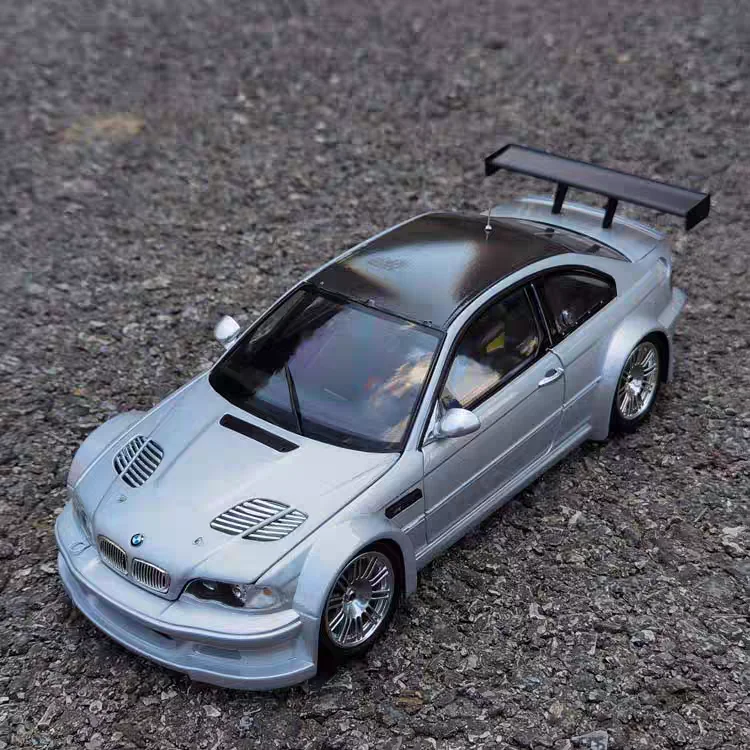 1:18 متوفر في المخزون M3 GTR E46 نموذج سيارة محاكاة مصغر مصنوع من خليط معدني، تمثال للكبار، لعبة للأولاد، هدية عيد ميلاد للأطفال