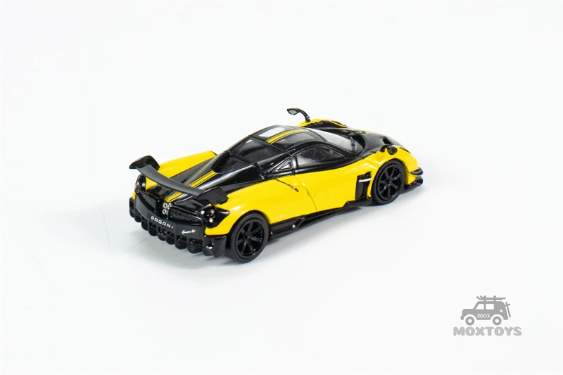 Tarmac Works 1:64 Pagani Huayra BC Giallo Limone Black Yellow Diecast Model Car