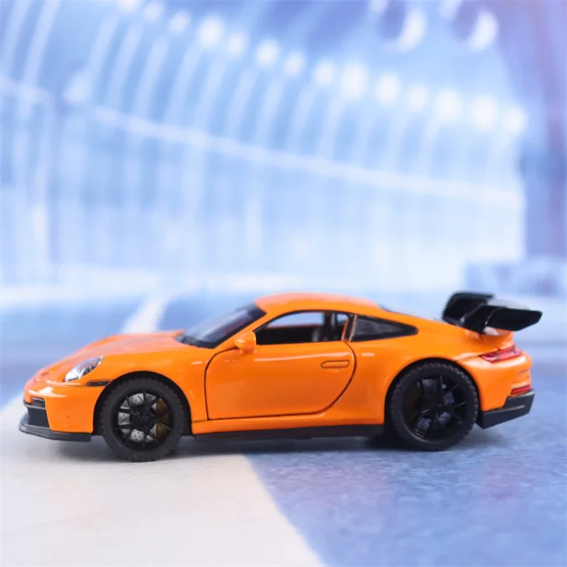 سيارة طراز Diecast مصنوع من السبائك المعدنية عالية المحاكاة للأطفال ، 1:32 بورش 911 GT3 ، صوت وإضاءة ، مجموعة التراجع ، هدايا ألعاب ، F582