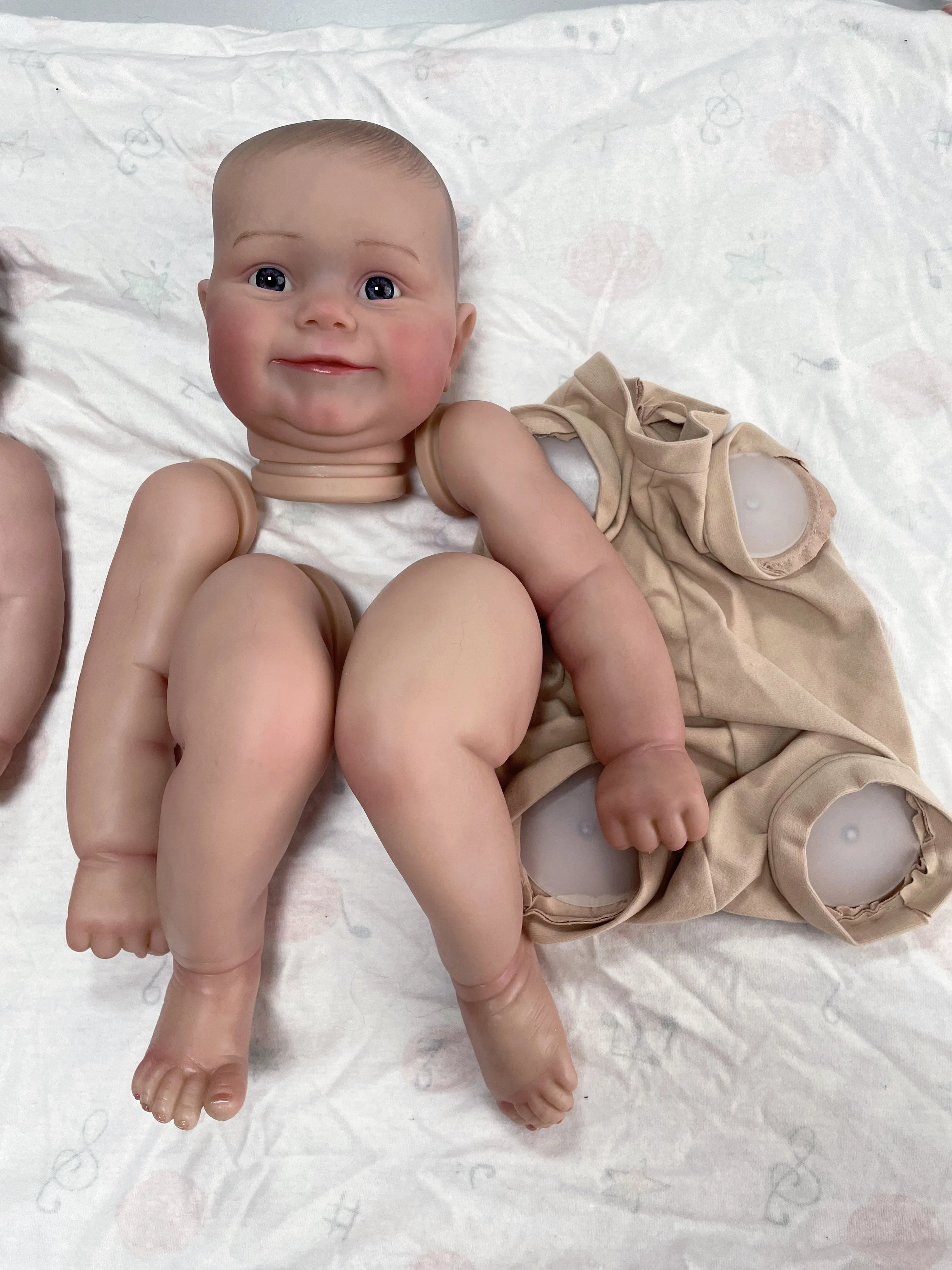 19/24 inch Maddie Twee Grootte Reborn Doll Kit Levensechte Soft Touch Meerdere Lagen Schilderen Pop Onderdelen Zichtbare Aderen Handverf Haar