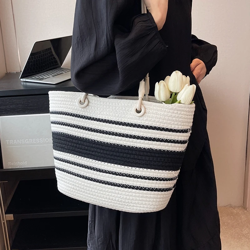 

Summer Large Capacity Woven Bucket Bag for Women 2023 Beach Vacation Fashion Shoulder Bag