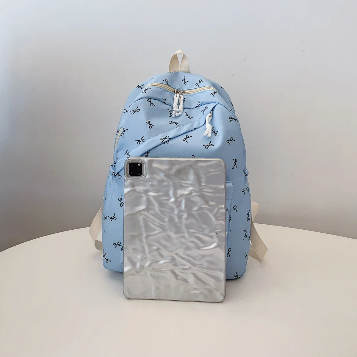 حقيبة ظهر عصرية لطيفة لموسم العودة إلى المدرسة مع حقيبة ظهر للكمبيوتر المحمول مع أشرطة قابلة للتعديل لحماية الكمبيوتر المحمول