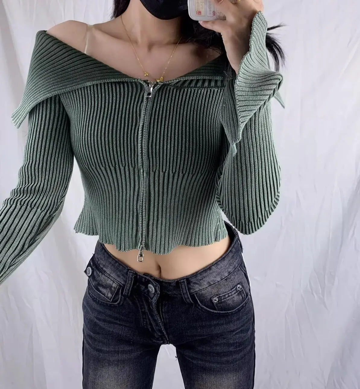 

American Retro Gradient Color Rib Knitted Off the Shoulder Cardigan Women Zipper Up Flare Sleeve Slim Stretch Knitwear Jumper