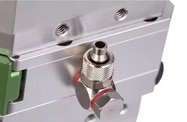 Suku Cadang Peralatan Kepala Las Laser Tipe Transmisi BW240 4KW Asli Efisien Tinggi