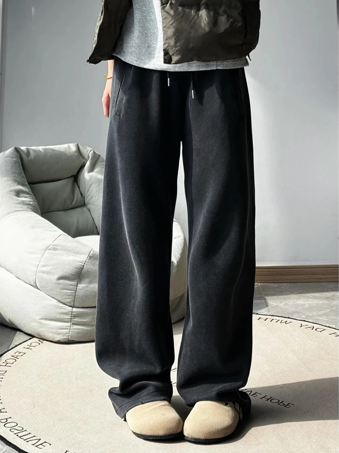 

Мужские спортивные брюки в стиле ретро, американские, с эффектом потертости, свободные, струящиеся, повседневные, Cleanfit, молодежные, трендовые, немнущиеся, с низкой эластичностью