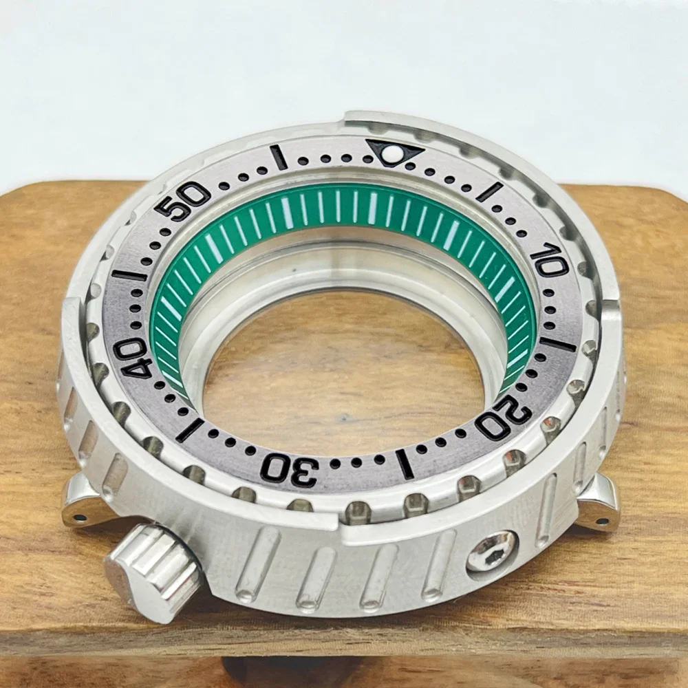 Custodia per orologio al tonno da 47 mm Custodia NH35 adatta per NH34 NH35 NH36 7S26 Movimento Cover posteriore trasparente Custodie per orologi con anello interno verde