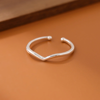 Fashion V-shaped 925 Sterling Silver Simple Exquisite Geometric Opening Rings R313