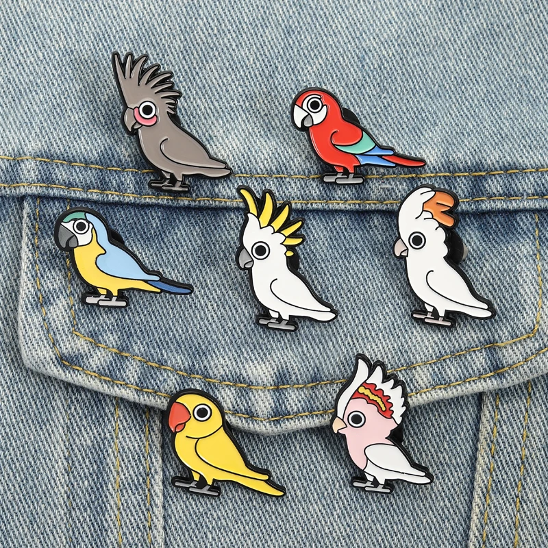 Papagaio cacatua esmalte pinos guara bonito dos desenhos animados pássaros broches roupas lapela emblemas engraçado mini jóias presente para amigos